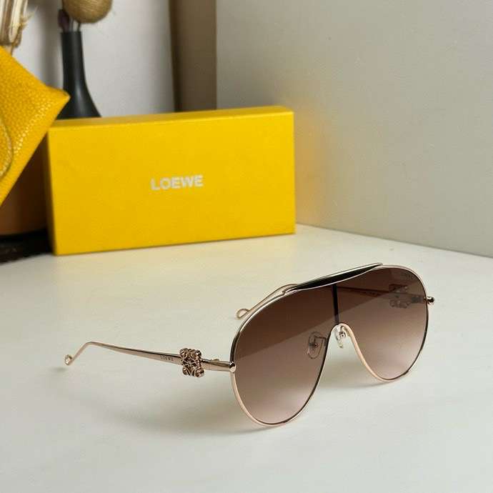 Picture of Loewe Sunglasses _SKUfw54318845fw